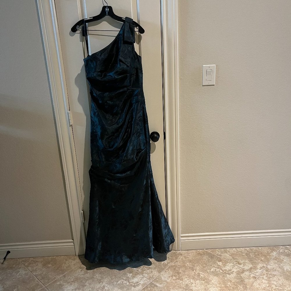 David Meister One Shoulder Mermaid Dress - Size 8